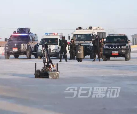 黑河反恐防爆實戰(zhàn)！看凌天排爆機器人如何在零下25°迅速出擊。