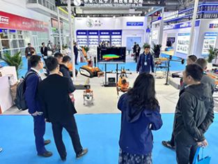 【消防機(jī)器狗系列亮相石油展】北京凌天滅火四足機(jī)器狗、偵察四足機(jī)器狗、運輸四足機(jī)器狗、消防系留滅火無人機(jī)等重點裝備亮相展會！